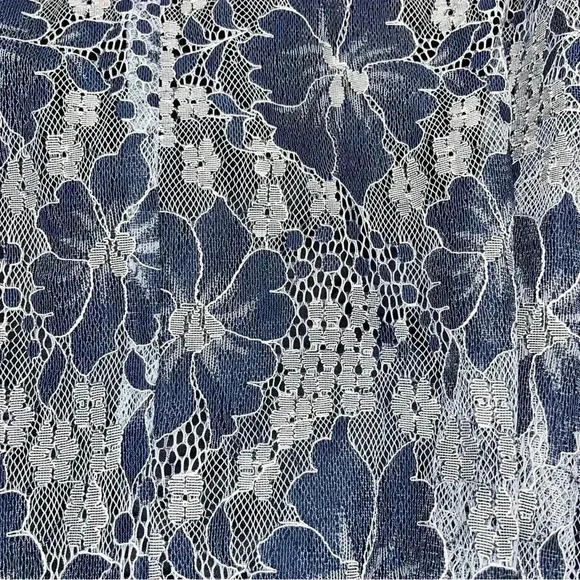 Eliza J Lace, sleeveless, v-neck, Belted, Midi Dress, zip back, 3 layer lining - Picture 11 of 12